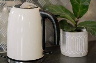 white and black electric kettle
